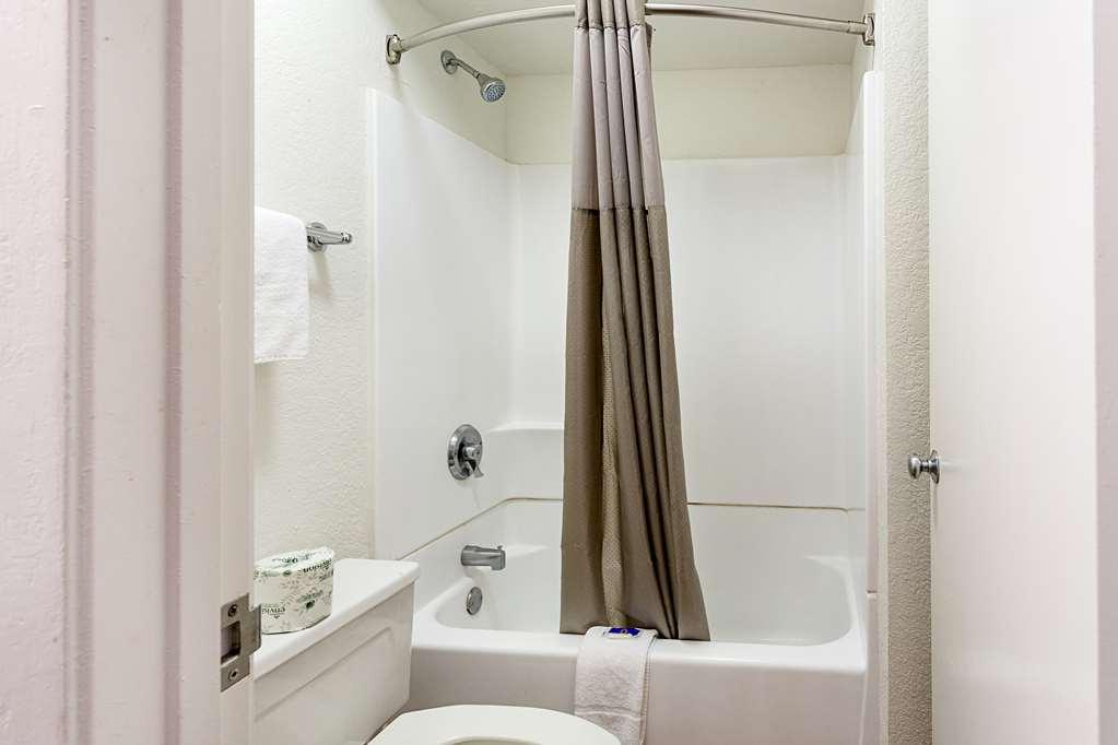 Motel 6 Baton Rouge Southeast Prairieville Room photo