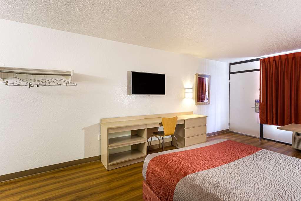 Motel 6 Baton Rouge Southeast Prairieville Room photo