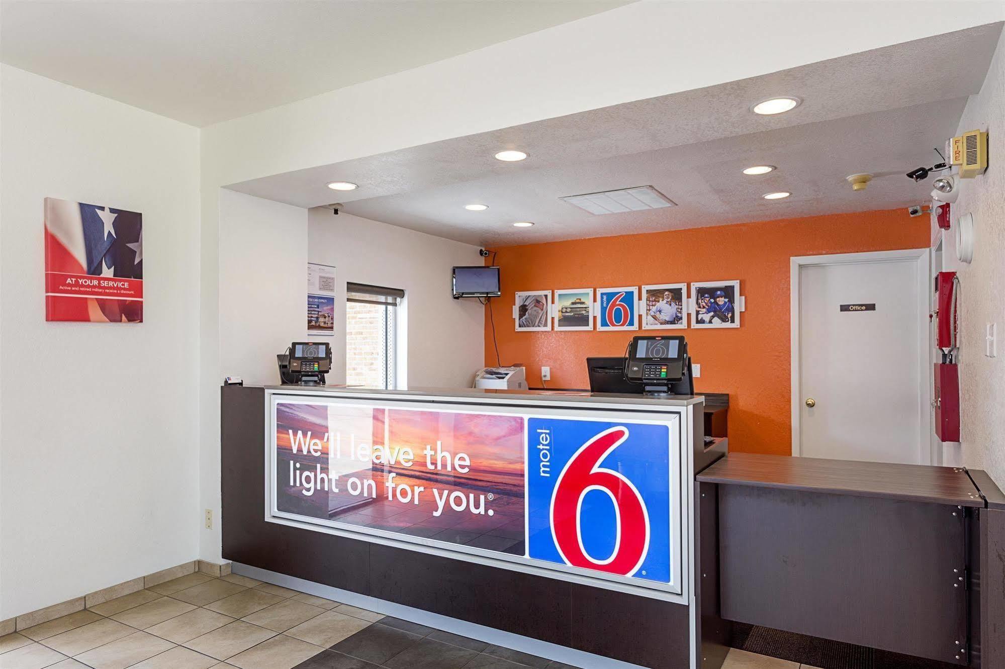 Motel 6 Baton Rouge Southeast Prairieville Exterior photo