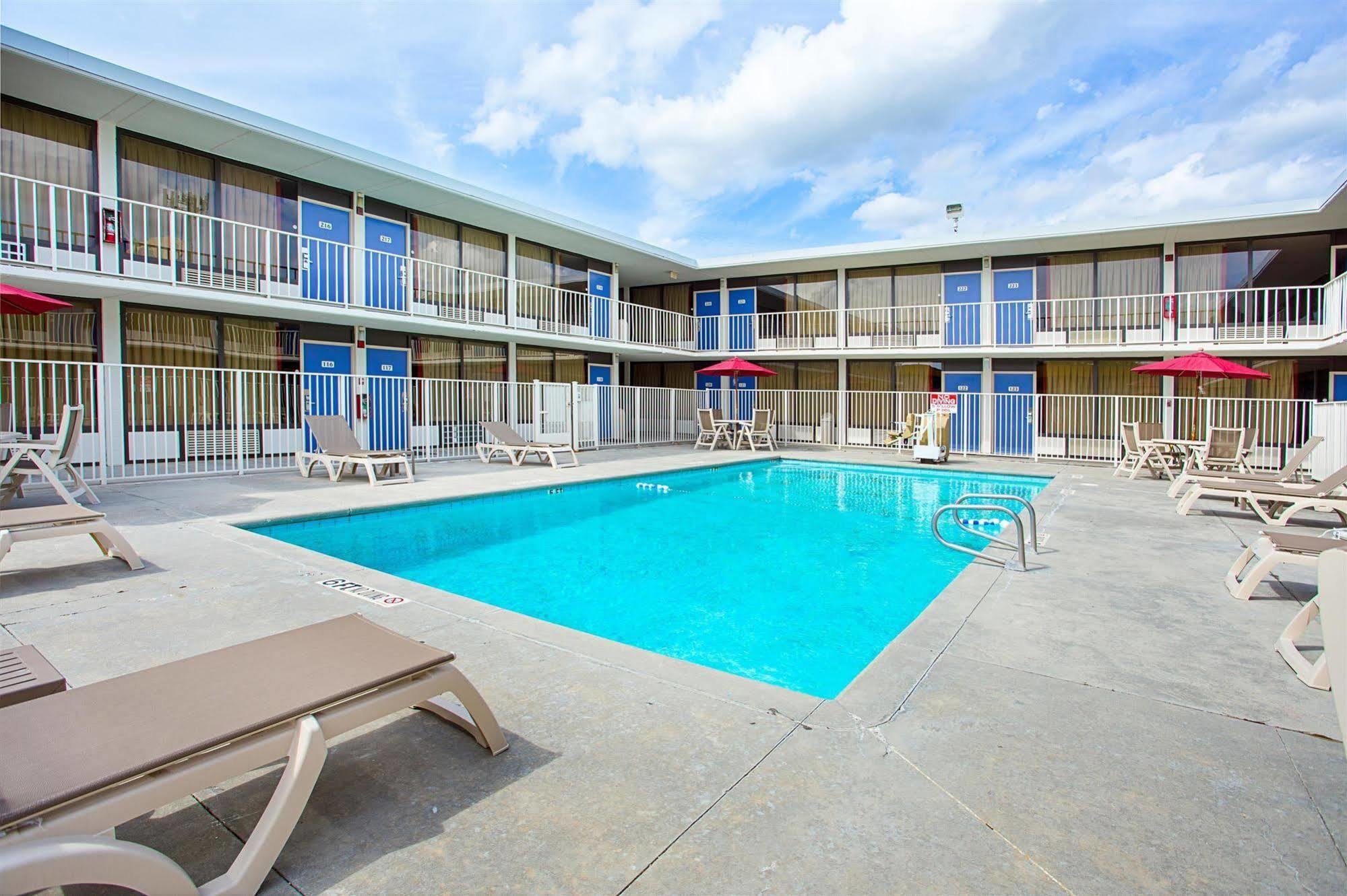 Motel 6 Baton Rouge Southeast Prairieville Exterior photo